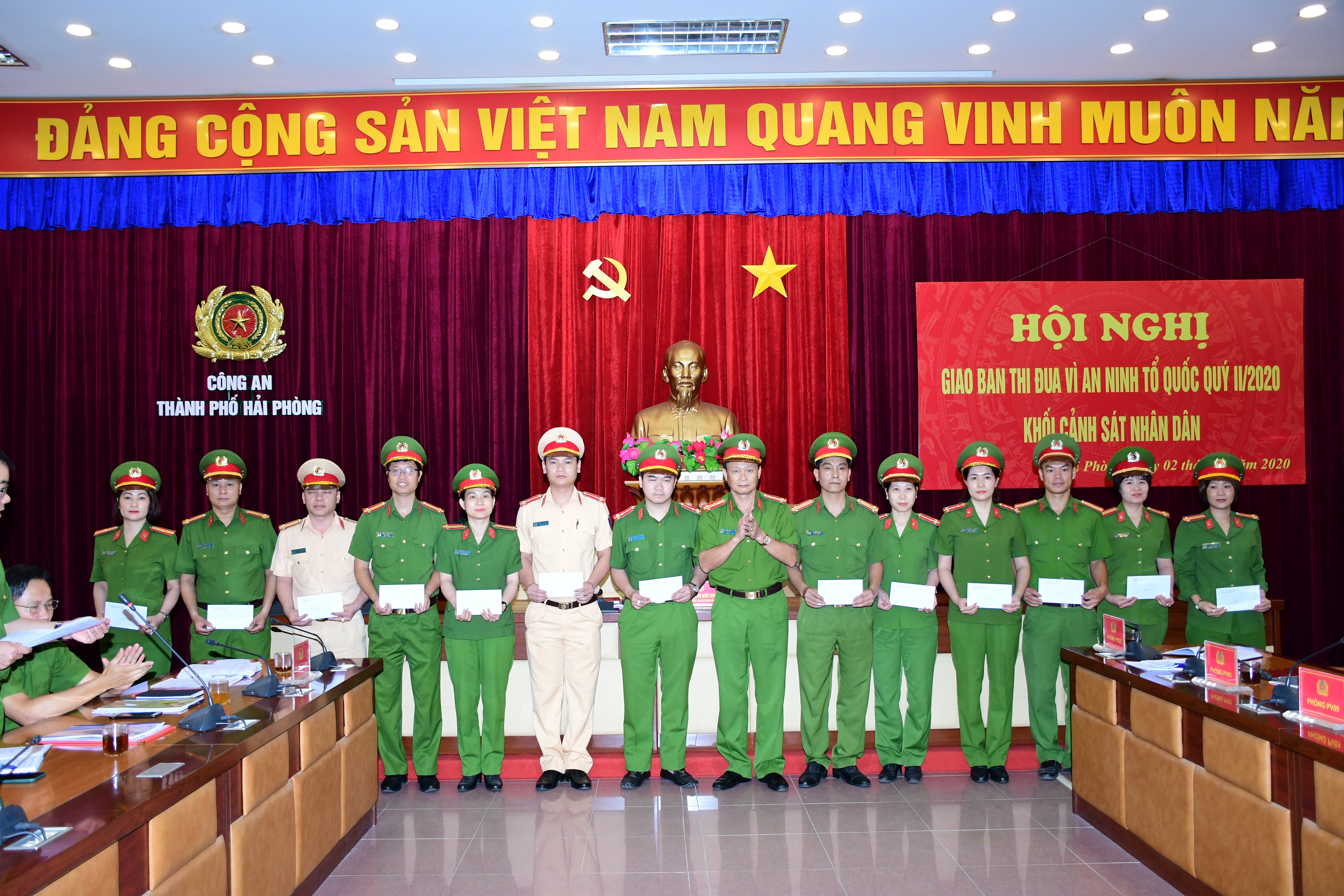 Khối Cảnh sát nhân dân giao ban thi đua “Vì an ninh Tổ quốc” quý II-2020: Biểu dương 39 tập thể, cá nhân